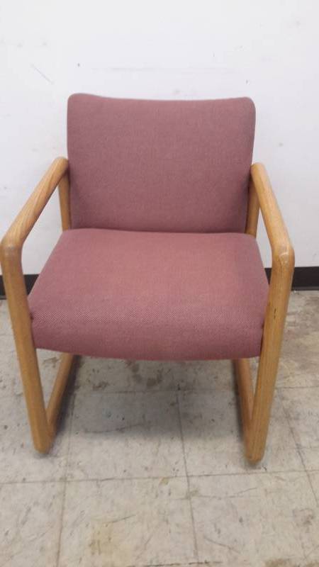 lot 66 image: Office chair