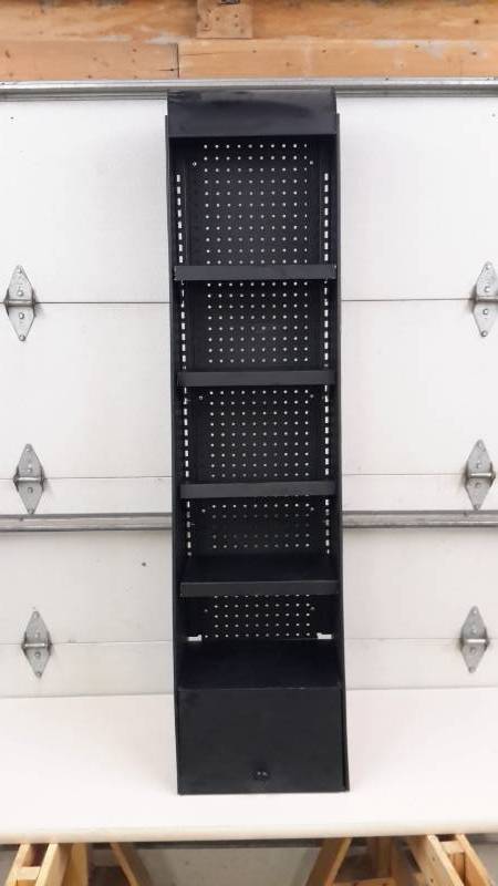 lot 100 image: Display shelf