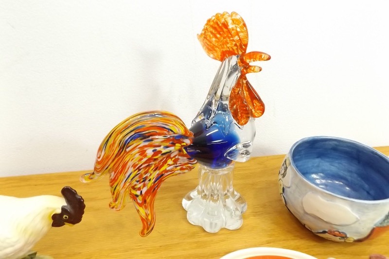lot 10 image: Large Lot of Chicken Themed Porcelain, Murano Glass, etc. Items