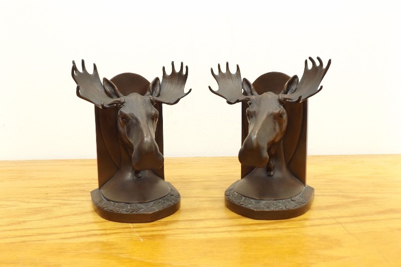 lot 21 image: Bronze Moose Bookends