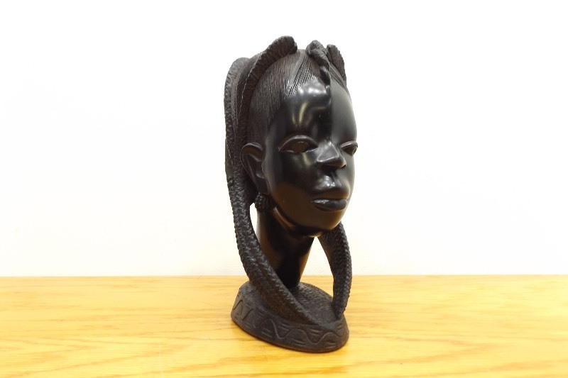 lot 37 image: 12 Heavy Dense Wood Carves African Princess Bust