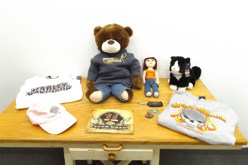 lot 47 image: Lot of Harley Davidson Collectibles