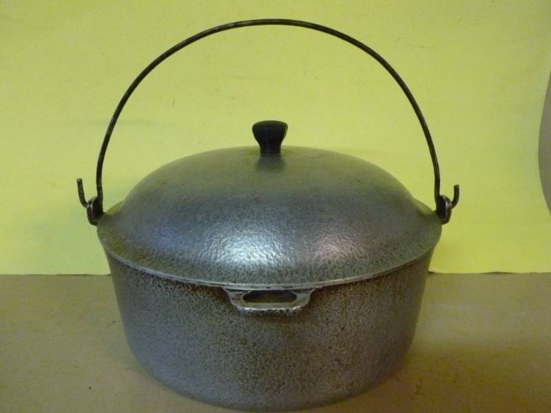 lot 22 image: Vintage Kitchen