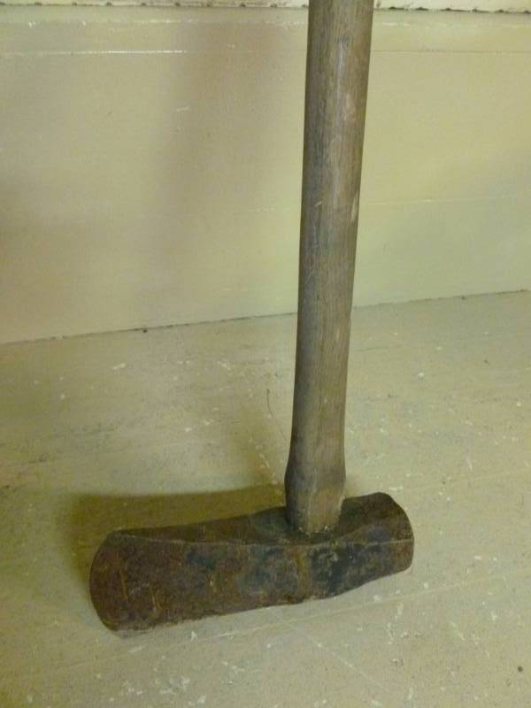 lot 26 image: Splitting Maul