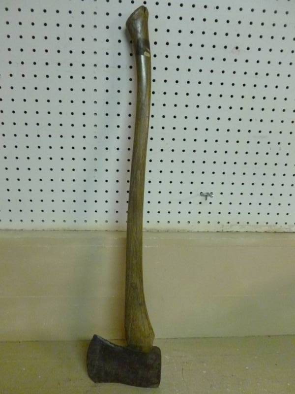 lot 27 image: Vintage Ax