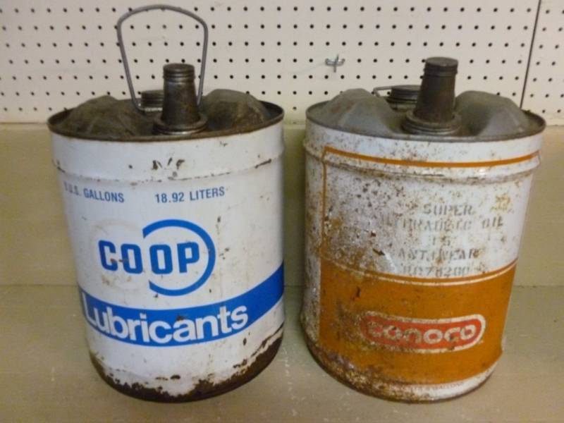 lot 33 image: Vintage Oil Cans