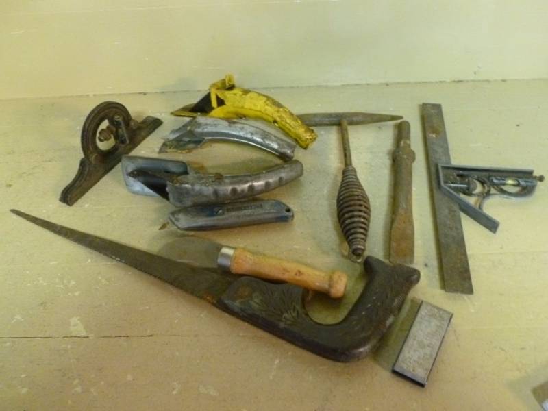 lot 46 image: Tools