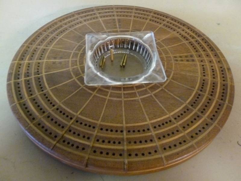 lot 66 image: Vintage Cribbage Board
