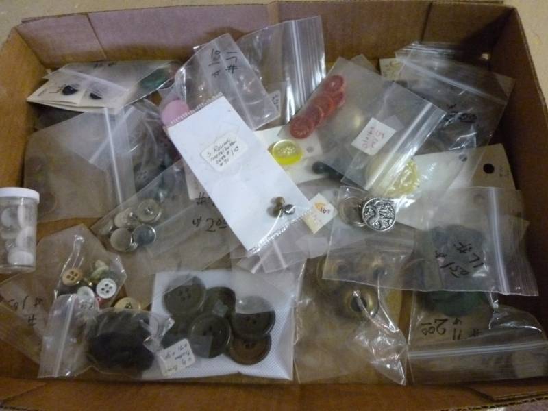 lot 90 image: Buttons