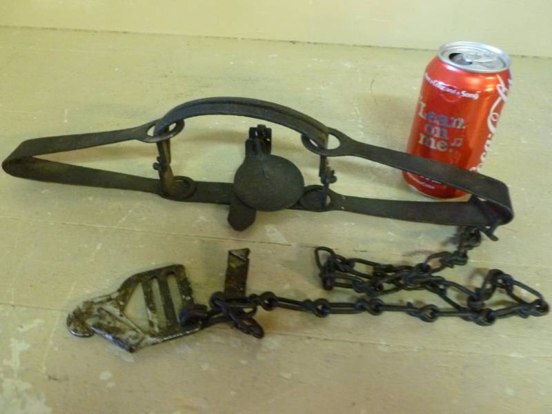lot 115 image: Vintage Trap