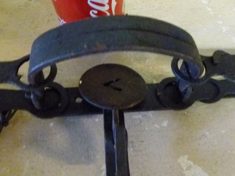 lot 117 image: Vintage Trap