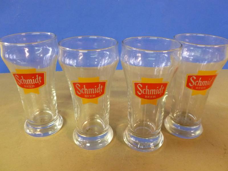 lot 130 image: Vintage Schmidt Beer
