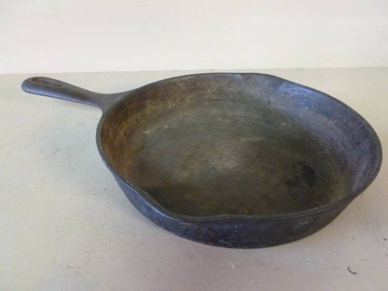 lot 147 image: Cast Iron Pan