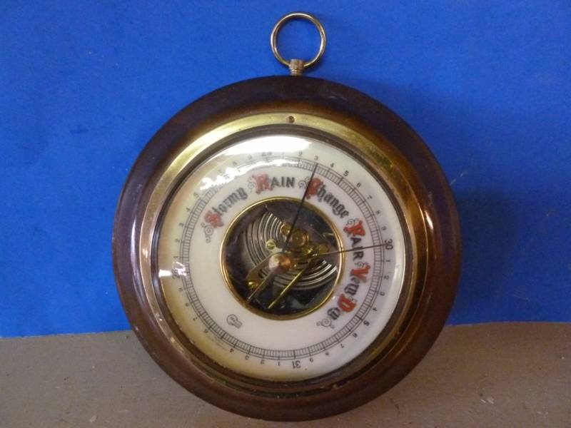 lot 165 image: Vintage Wall Barometer