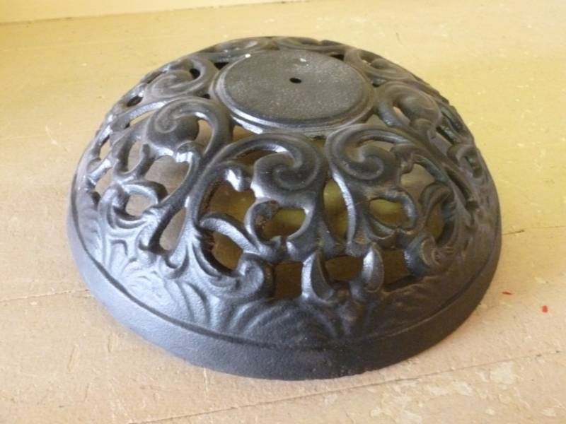 lot 178 image: Cast Iron Decoration