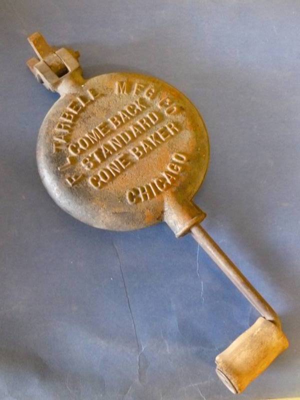 lot 203 image: Antique Krumkake Pan