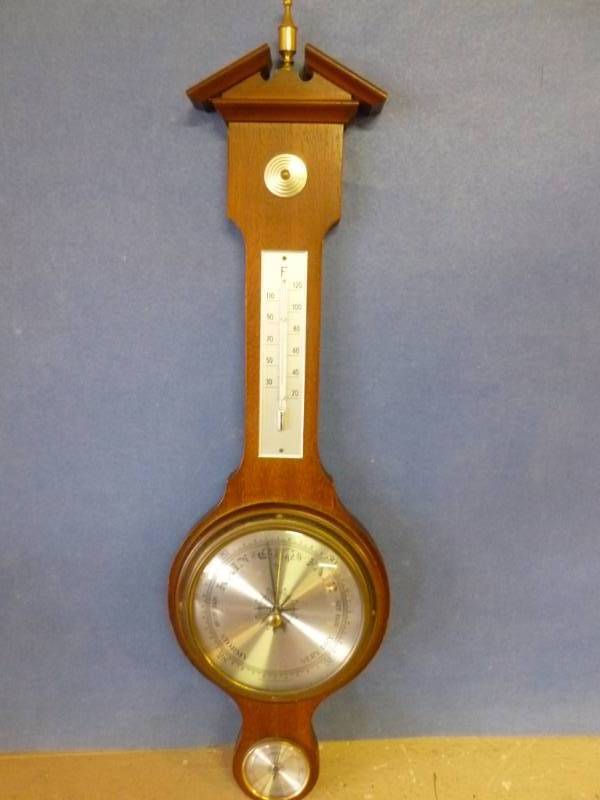 lot 207 image: Vintage Weather Station