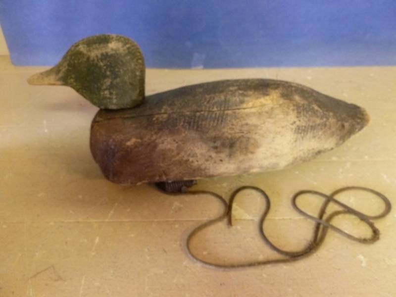 lot 208 image: Antique Duck Decoy