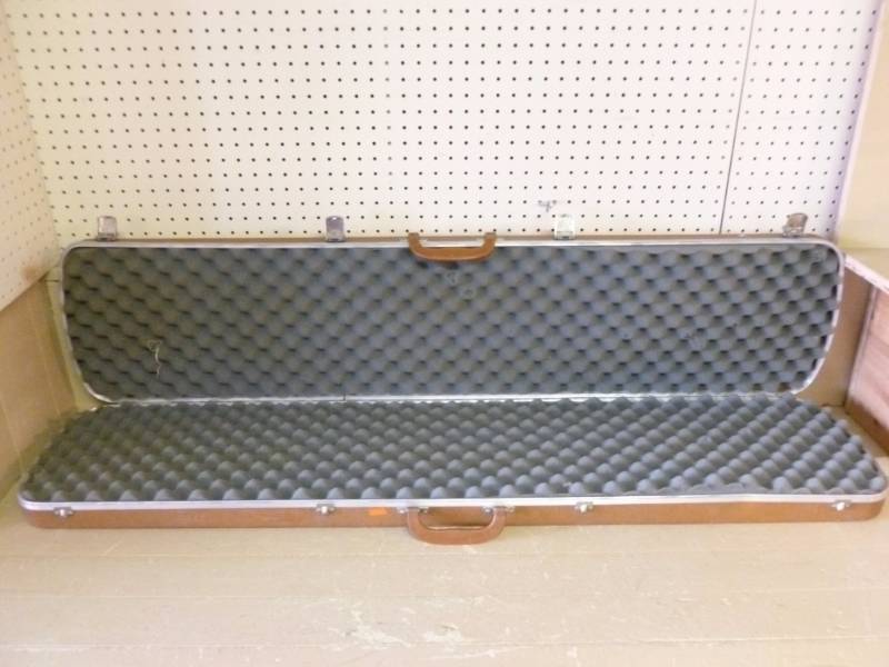 lot 214 image: Gun Case