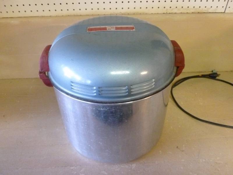 lot 246 image: Vintage Wash Machine