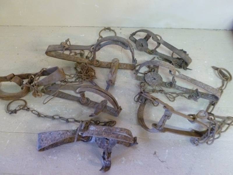 lot 249 image: Vintage Traps