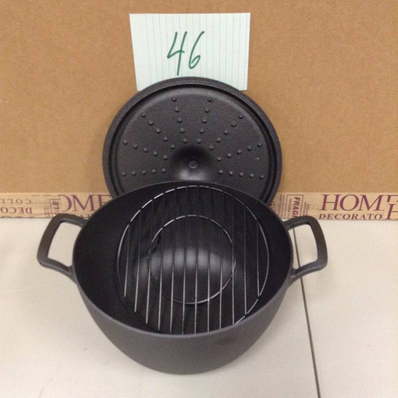 lot 46 image: Bobbi Flay Pre-seasoned Cast Iron Dutch Oven Never used
