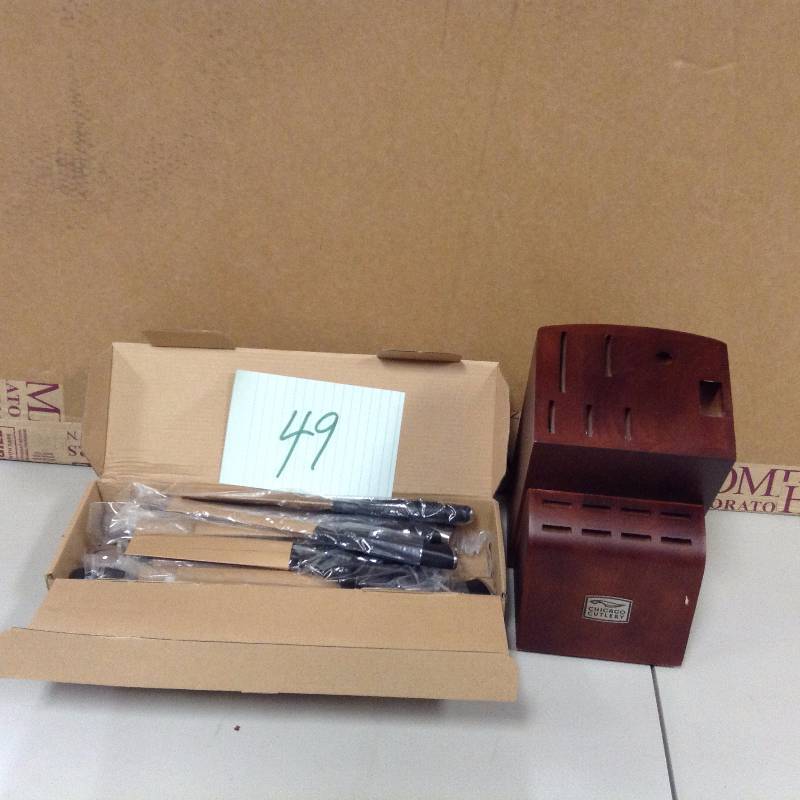 lot 49 image: Chicago Cutlery Fullerton Knife Set not used