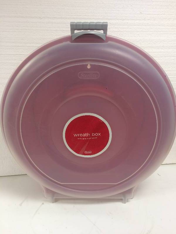 Sterilite Wreath Box