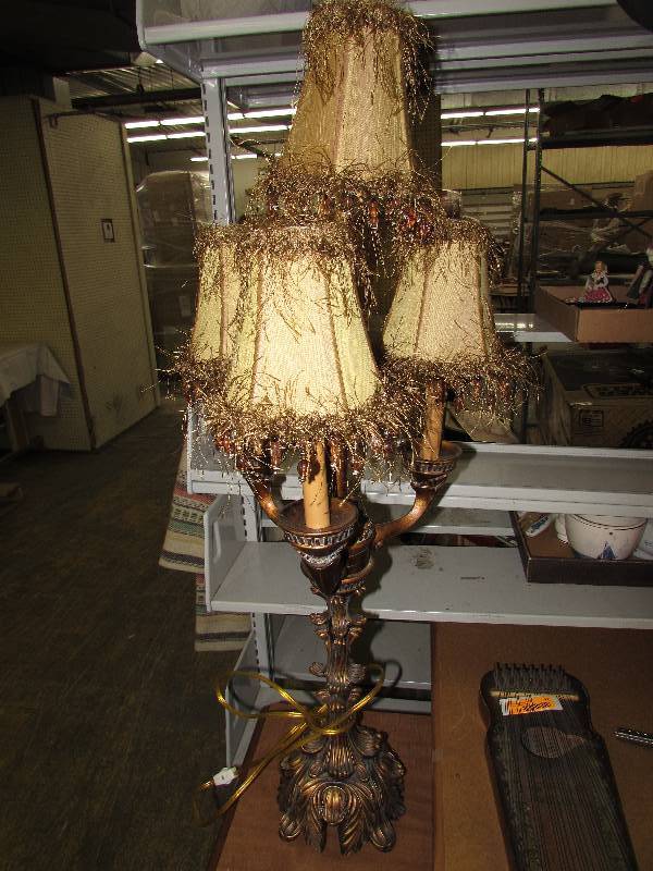 lot 15 image: Table Lamp