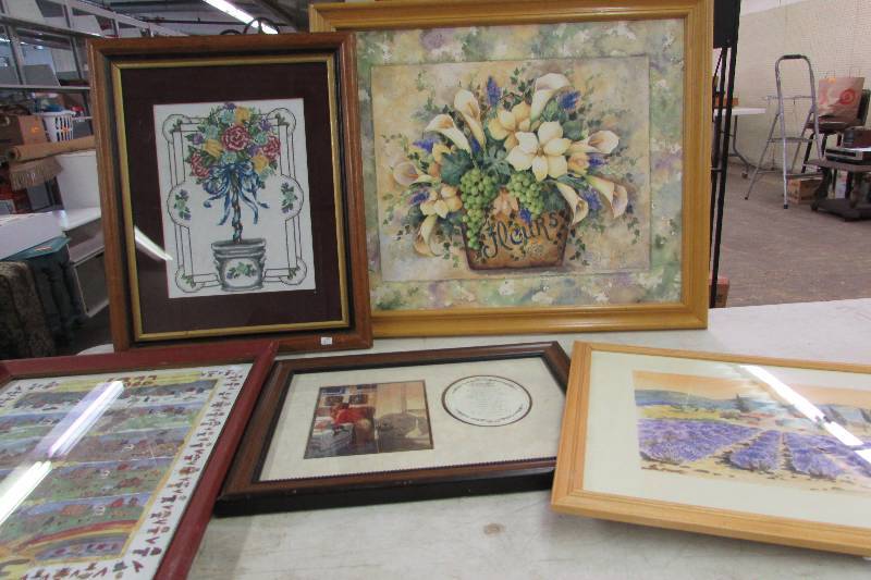 lot 22 image: Pictures