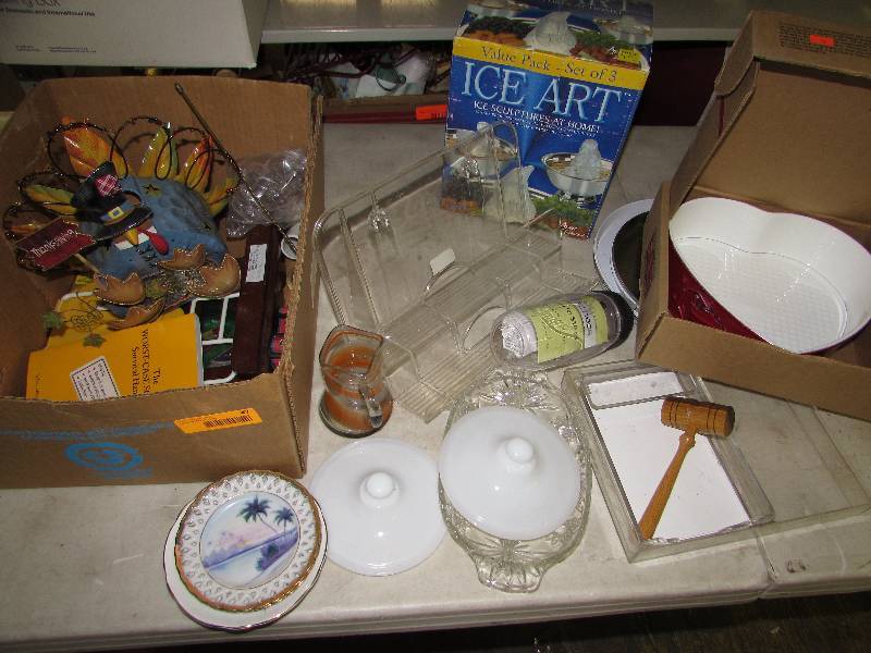 lot 47 image: Household Misc