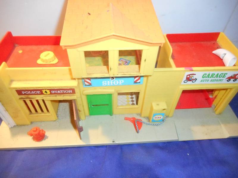 2 VINTAGE TOYS