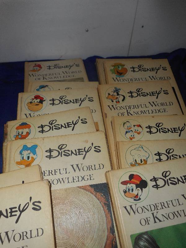 COLLECTIBLE DISNEY WONDER WORLD OF KNOWLEDGE BOOKS