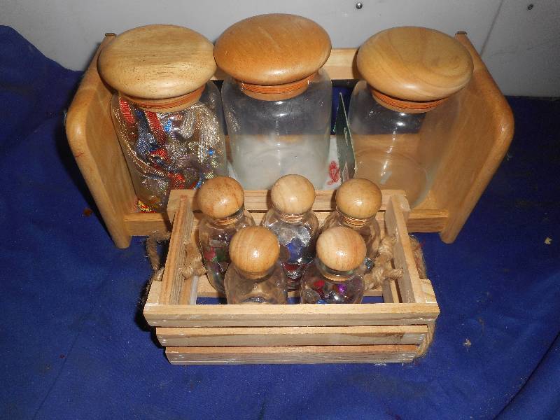 3 LG AND 5 SMALL CANESTERS