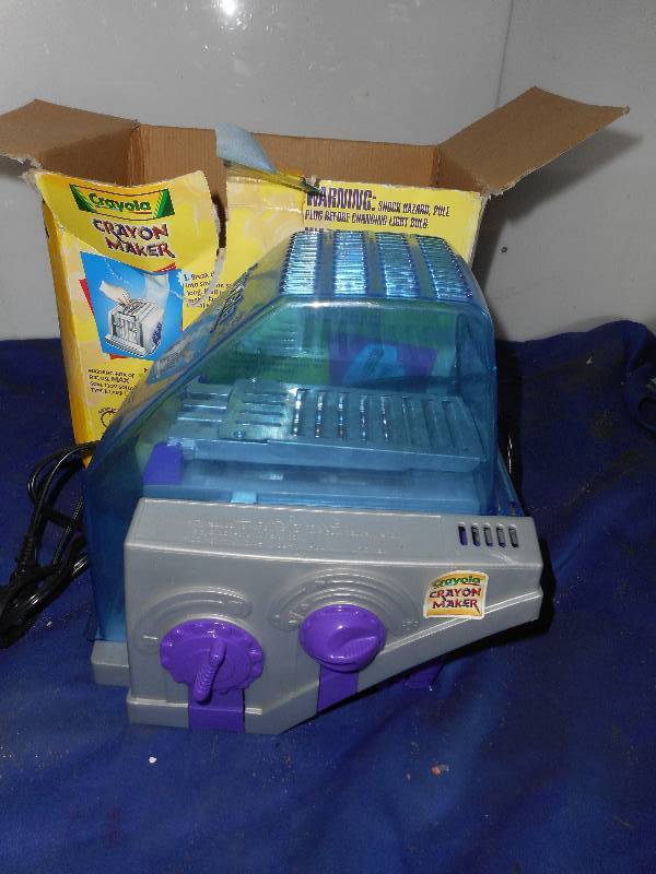 CRAYOLA CRAYON MAKER
