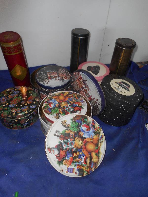 BOX SETS AND TINS