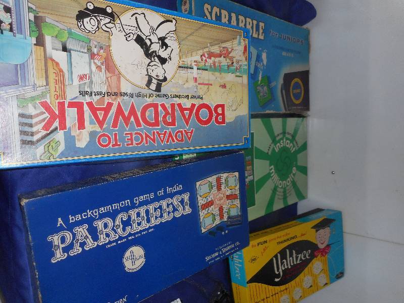 5 VINTAGE BOARD GAMES