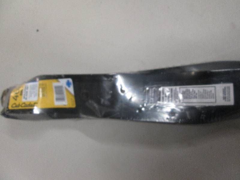 lot 32 image: new cub cadet 46 mulching blade se...