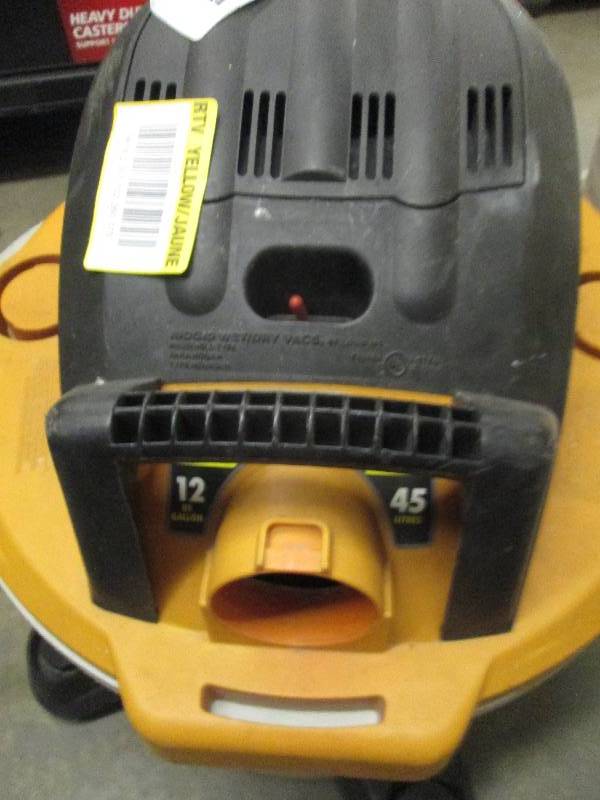 lot 41 image: rigid 12 gallon wetdry vac looks u...