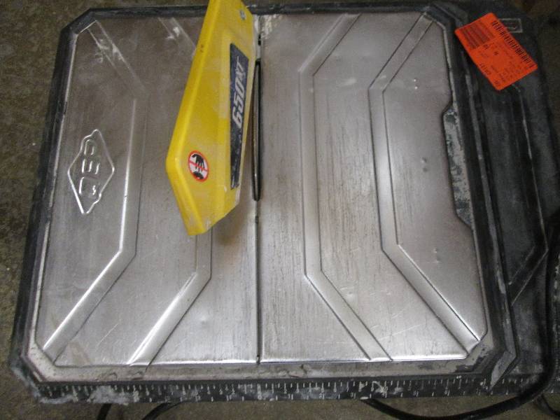 lot 71 image: qep 650 xt tile wet saw looks used ...
