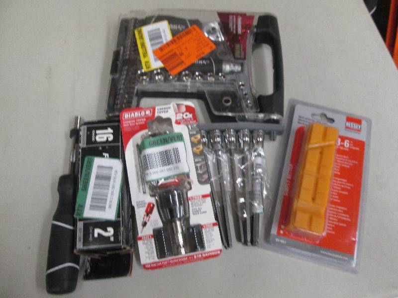lot 115 image: lot of tools open box ...
