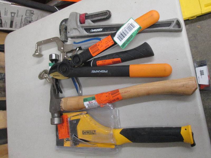 lot 154 image: a dewalt heavy duty stapler a wood ...