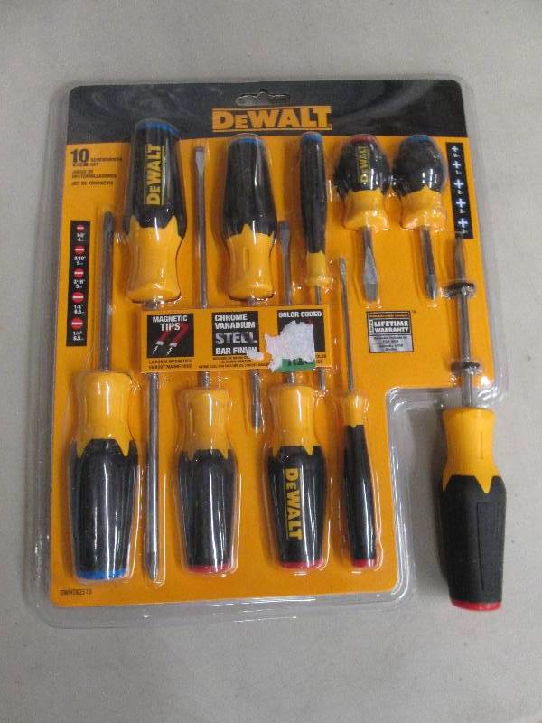 lot 230 image: 1 dewalt 10 pc magnetic tip screw d...