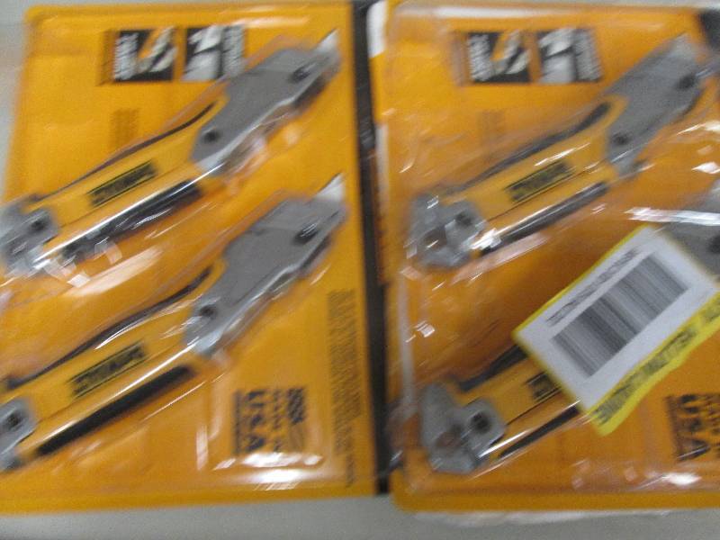 lot 239 image: 4 dewalt utility knives open box ...