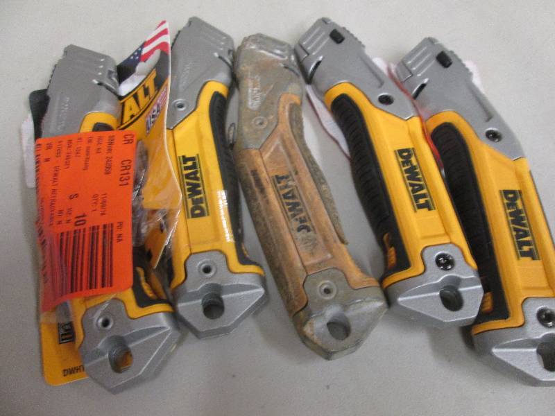 lot 242 image: 5 dewalt utility knives open box ...