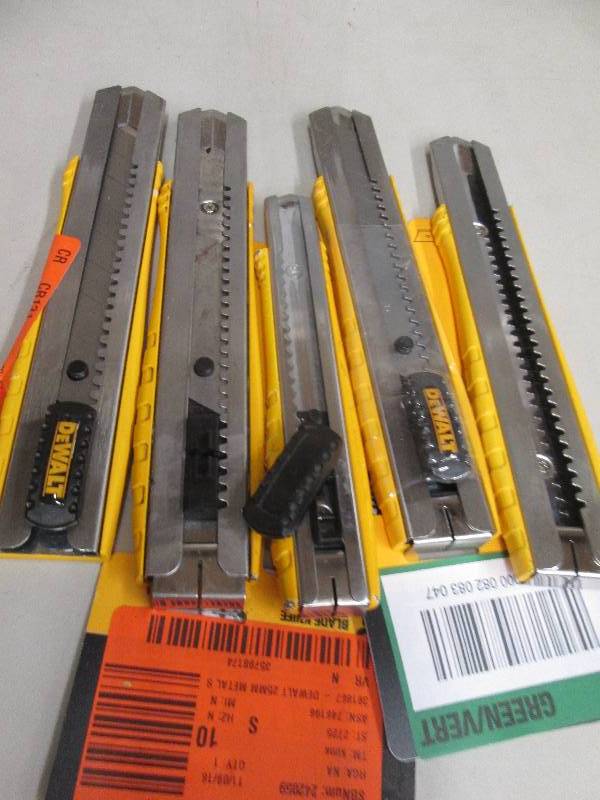 lot 243 image: 5 dewalt utility knives open box ...
