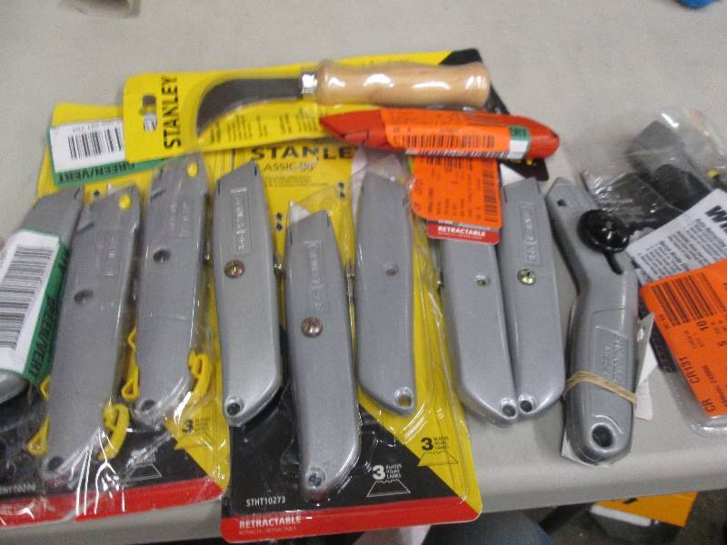 lot 245 image: 10 stanley utility knives and other...