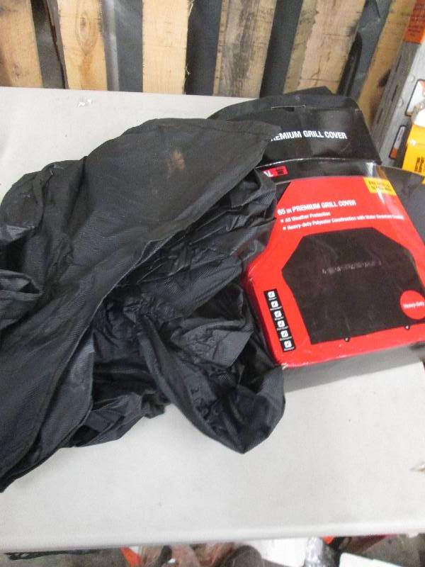 lot 370 image: 2 grill covers open box ...