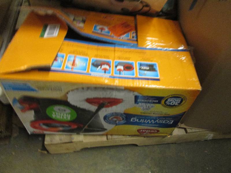 lot 404 image: pallet lot please look at pictures ...