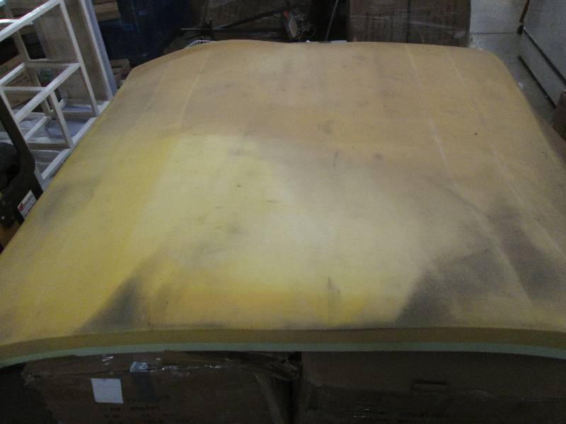 lot 410 image: big piece of memory foam 75x80 di...